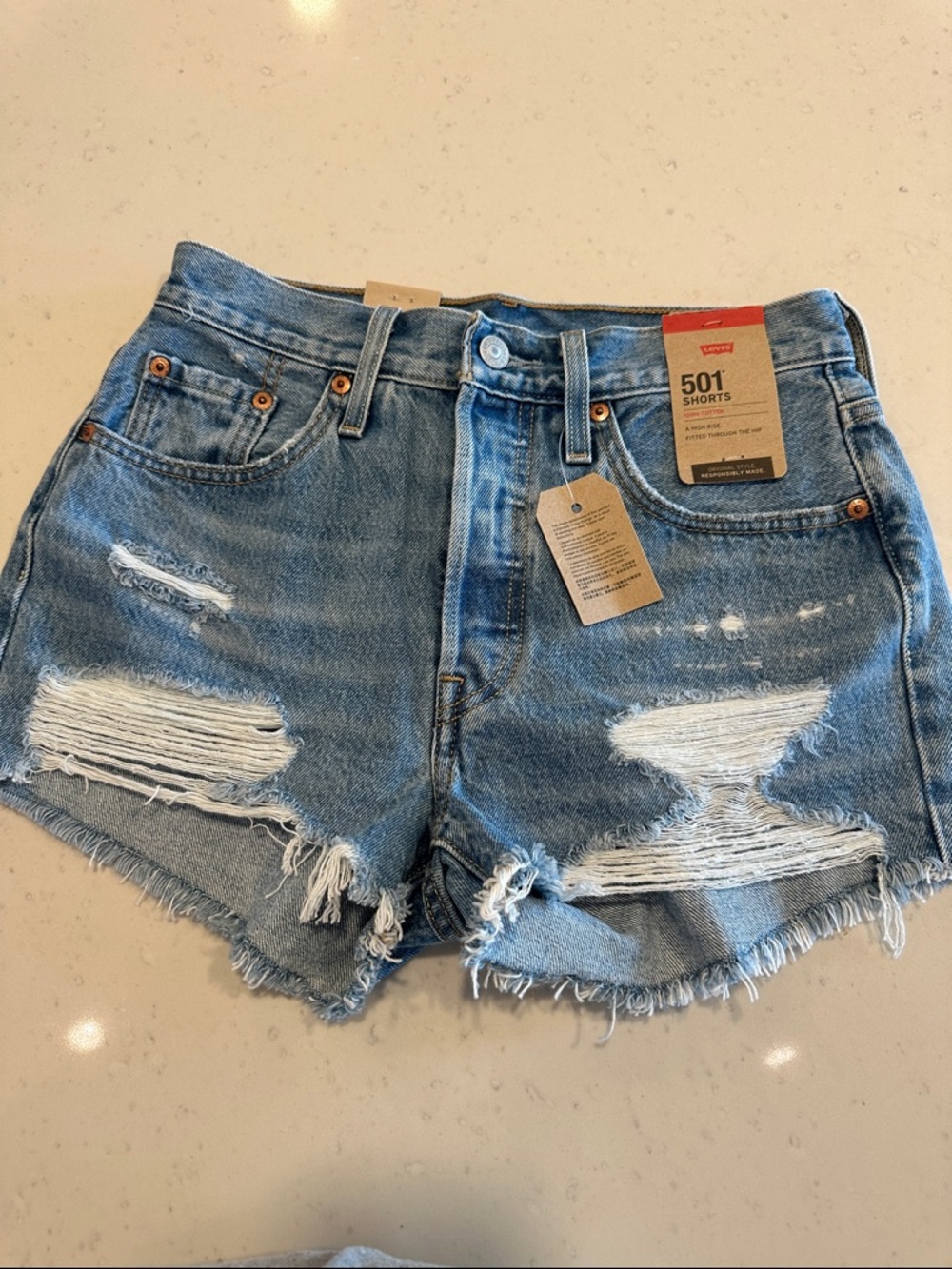 NWT Levi’s 501 High Rise Jean Shorts Size 25 - Picture 3 of 4